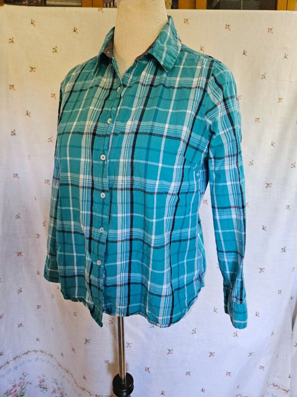 Size M to L Cotton Button Up Shirt Blue Plaid